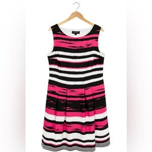 Jones New York Women’s Size 16 Sleeveless Flared Dress Dark Pink, Black & White